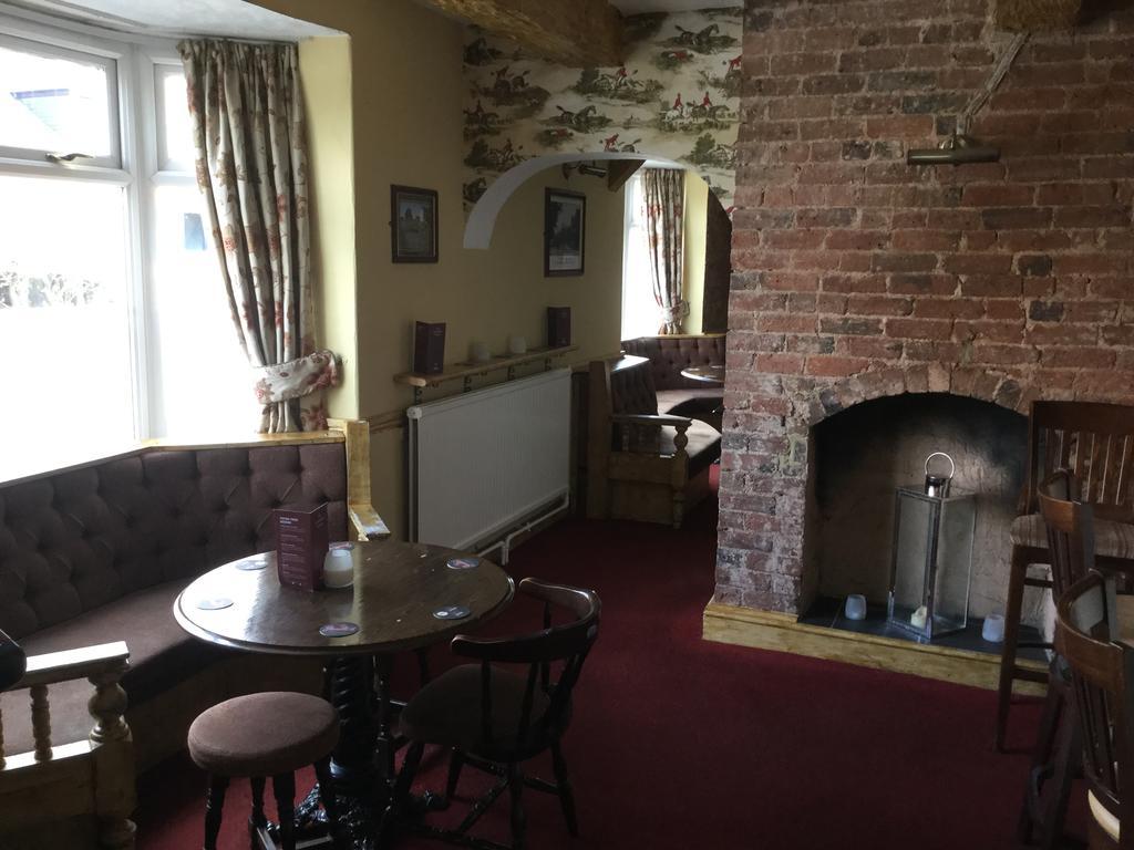 The Huntsman Hotel Cheadle  Bagian luar foto