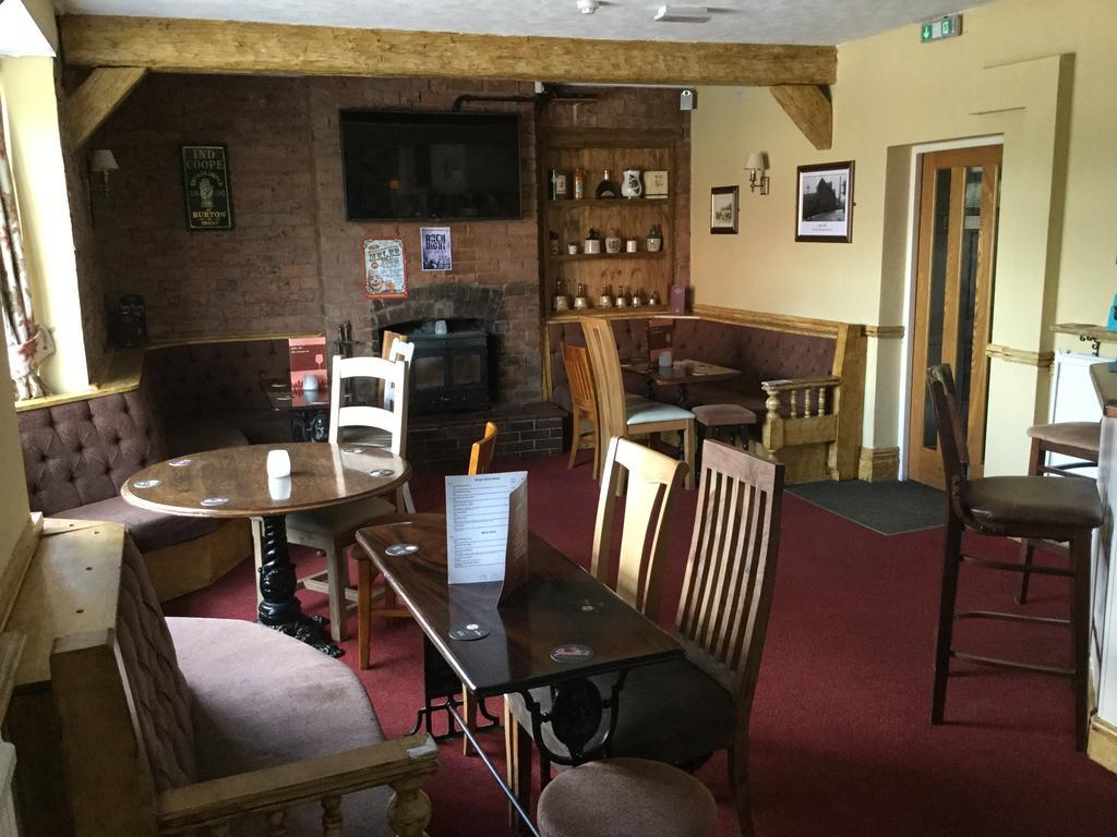 The Huntsman Hotel Cheadle  Bagian luar foto
