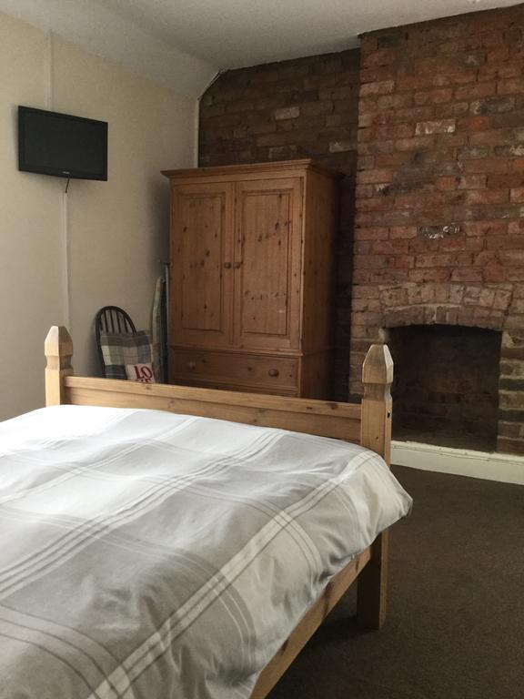 The Huntsman Hotel Cheadle  Bagian luar foto
