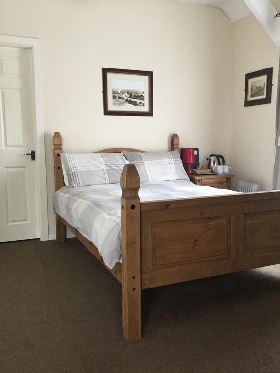 The Huntsman Hotel Cheadle  Bagian luar foto