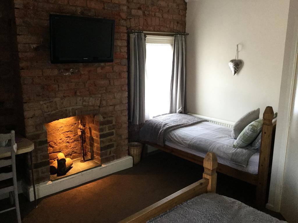 The Huntsman Hotel Cheadle  Bagian luar foto